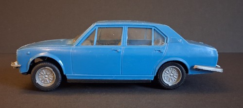Alfa romeo alfetta - aus, plastik